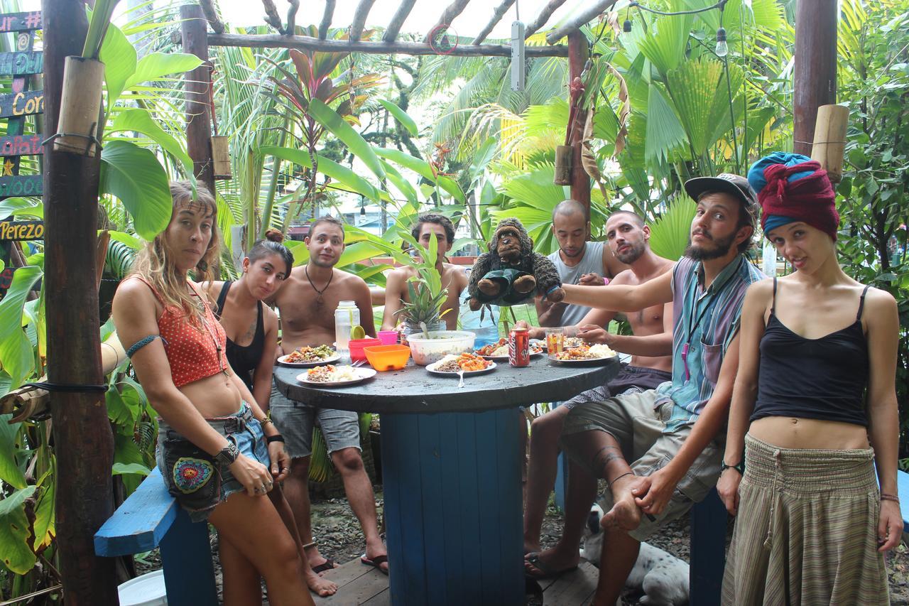 Coconut Hostel Bocas Town Esterno foto