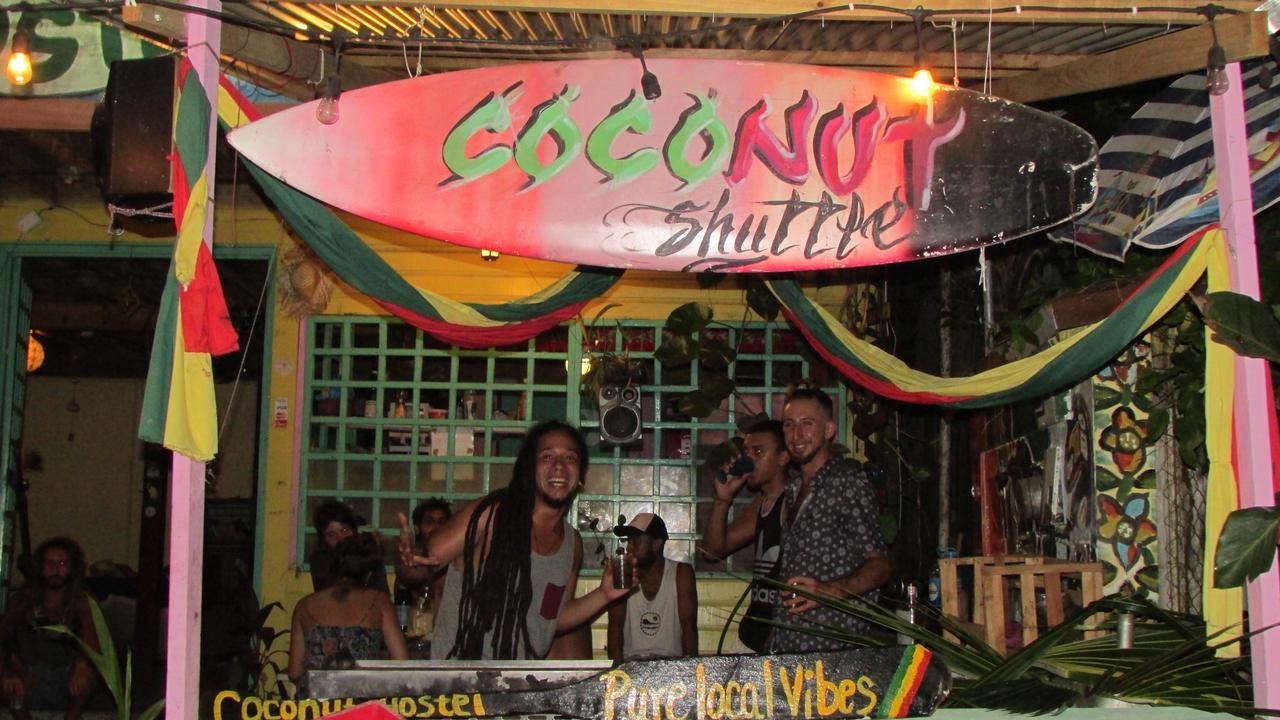 Coconut Hostel Bocas Town Esterno foto