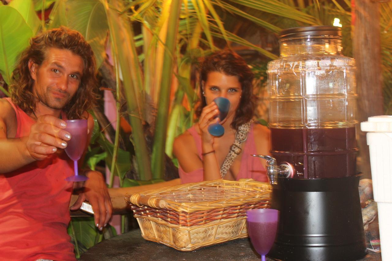 Coconut Hostel Bocas Town Esterno foto