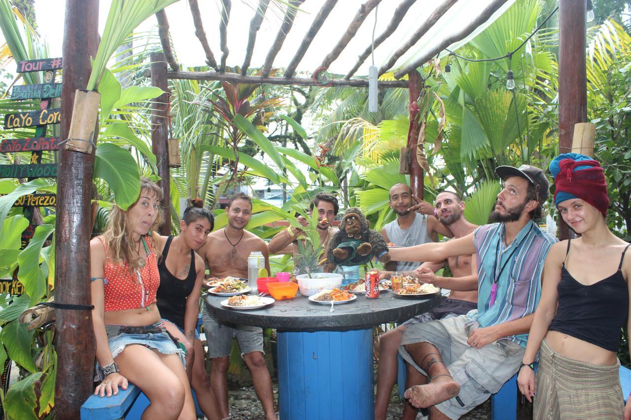 Coconut Hostel Bocas Town Esterno foto