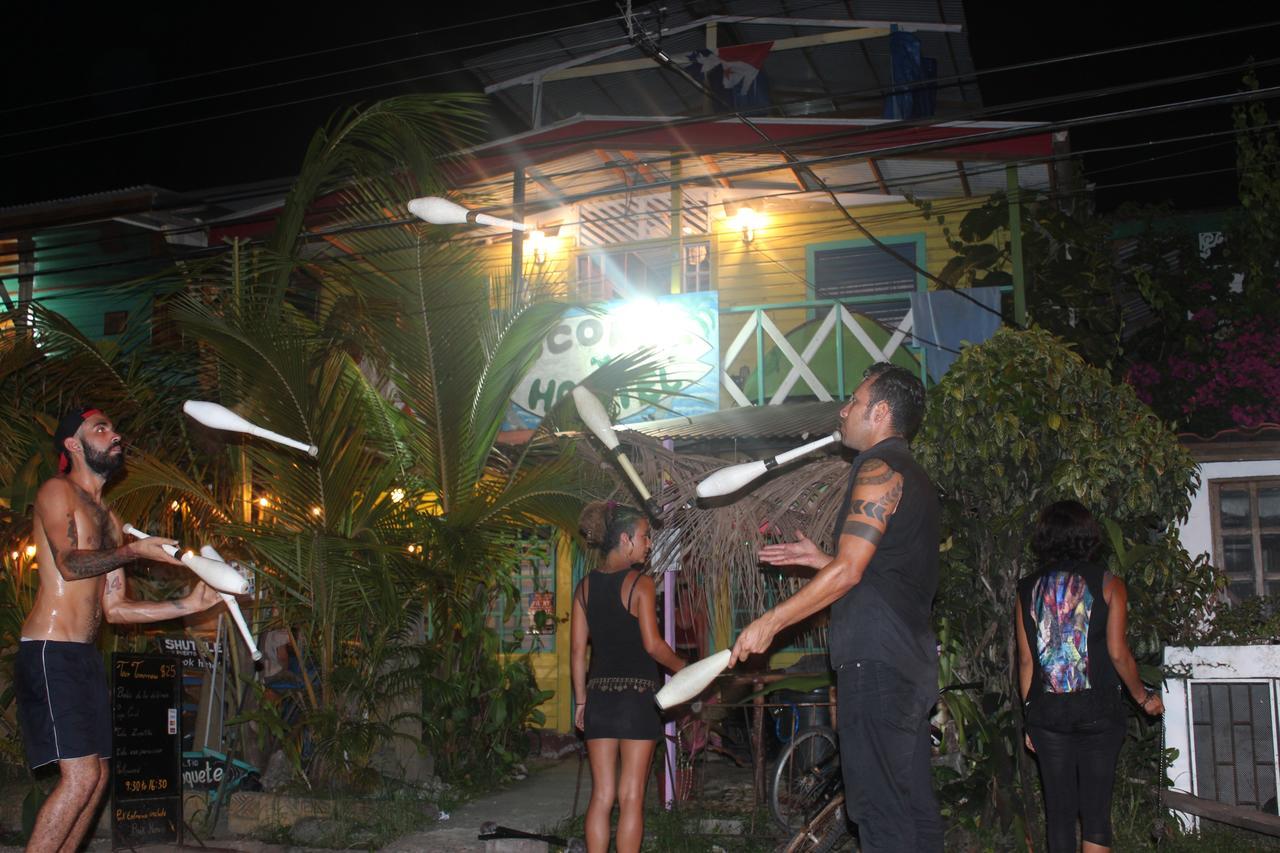 Coconut Hostel Bocas Town Esterno foto
