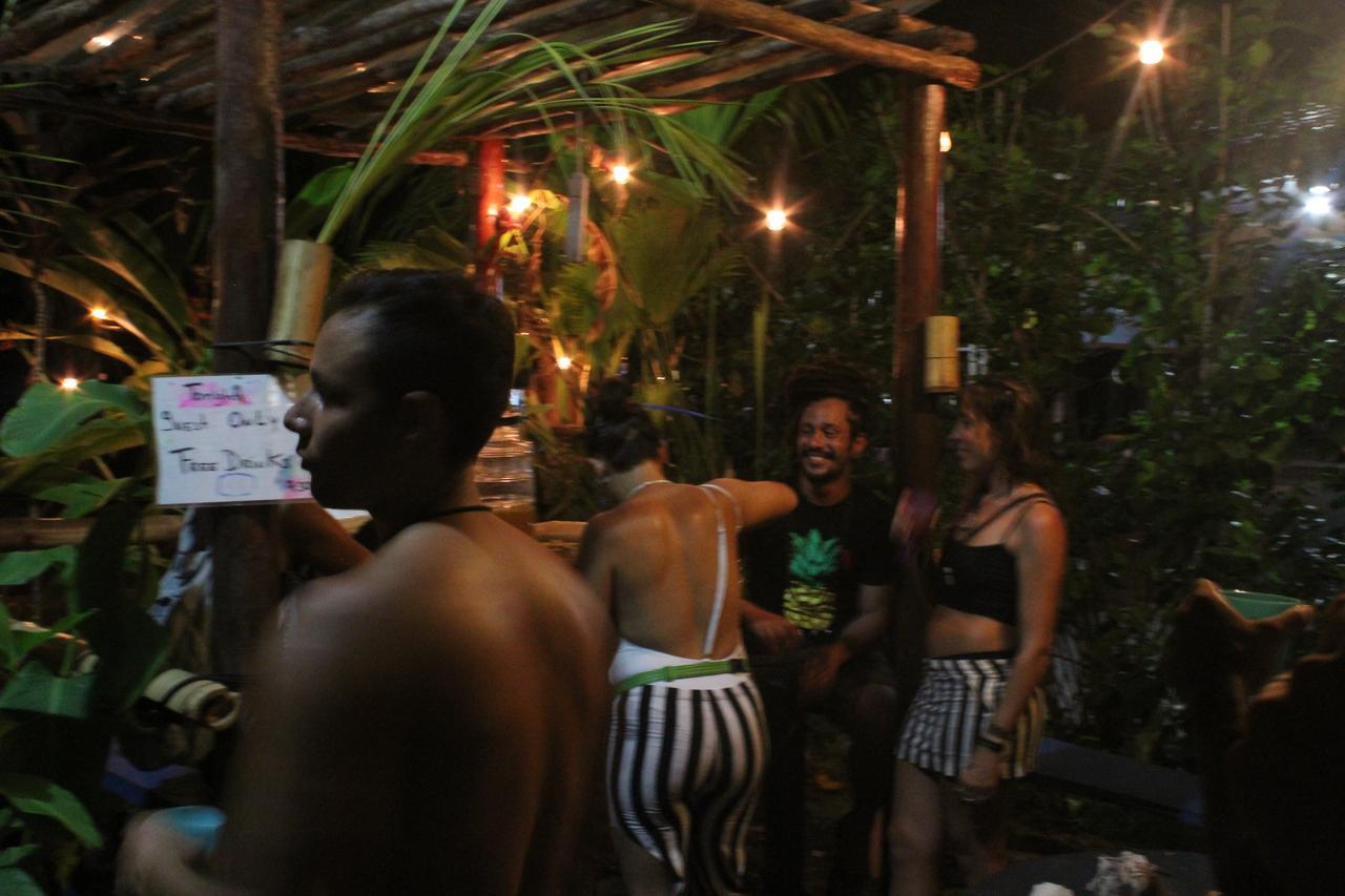 Coconut Hostel Bocas Town Esterno foto
