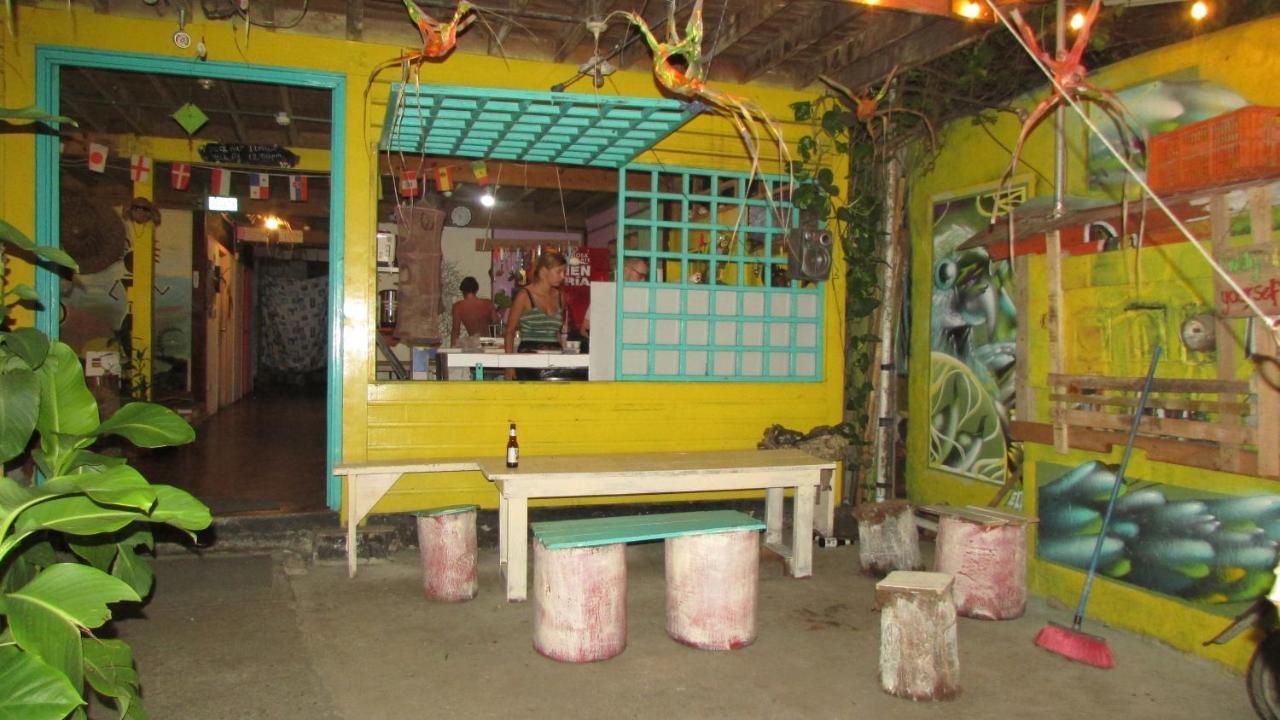 Coconut Hostel Bocas Town Esterno foto