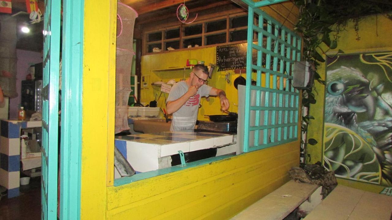 Coconut Hostel Bocas Town Esterno foto