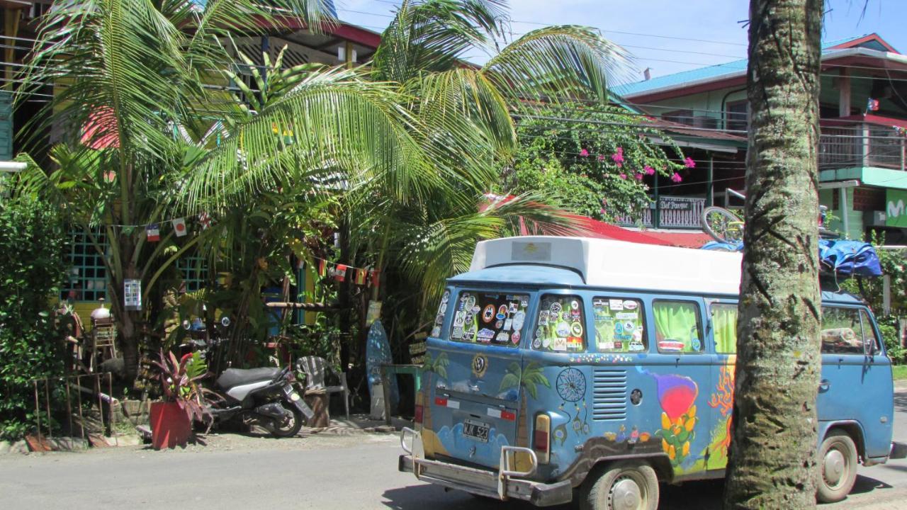 Coconut Hostel Bocas Town Esterno foto
