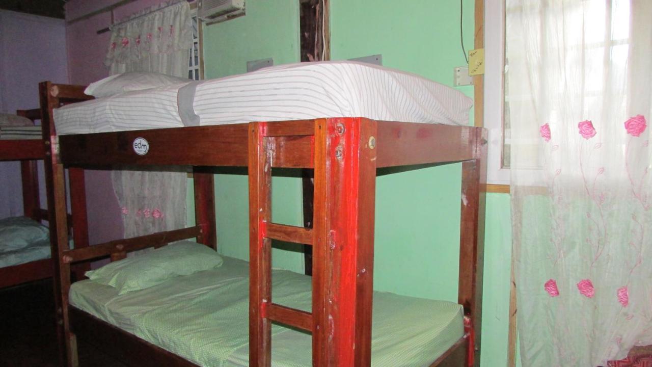 Coconut Hostel Bocas Town Esterno foto